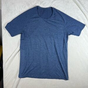 Lululemon Size Large Navy Tech T Short Sleeve Athletic Vented Shirt EUC
